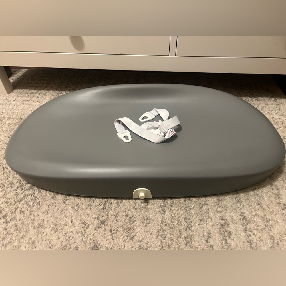 Hatch Baby Grow SMART digital changing pad and scale